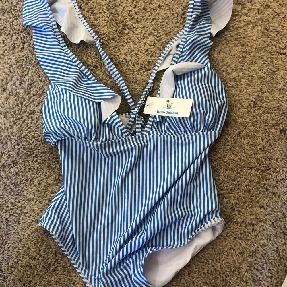 NWT beachsissi swimsuit